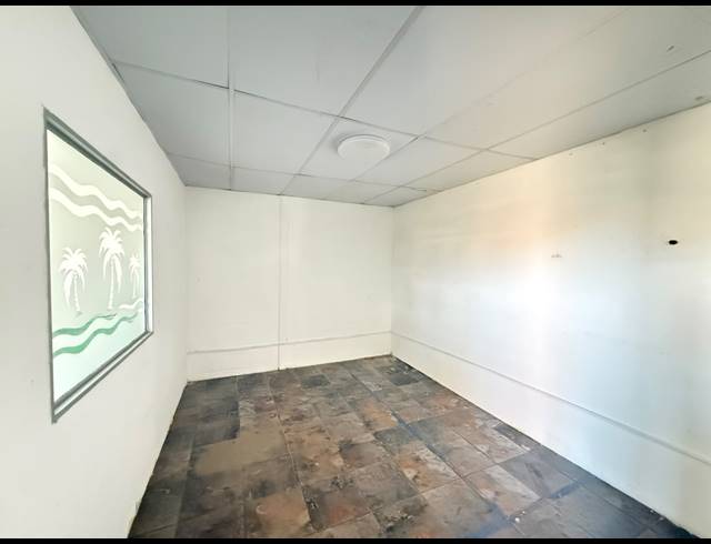 321M² WAREHOUSE TO LET IN SPRINGFIELD